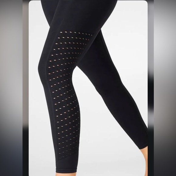 NWT Fabletics Black Sync High-Waisted Perforated 7/8 Leggings Size S - Picture 2 of 8